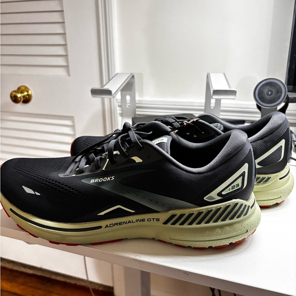 Brooks Adrenaline GTS